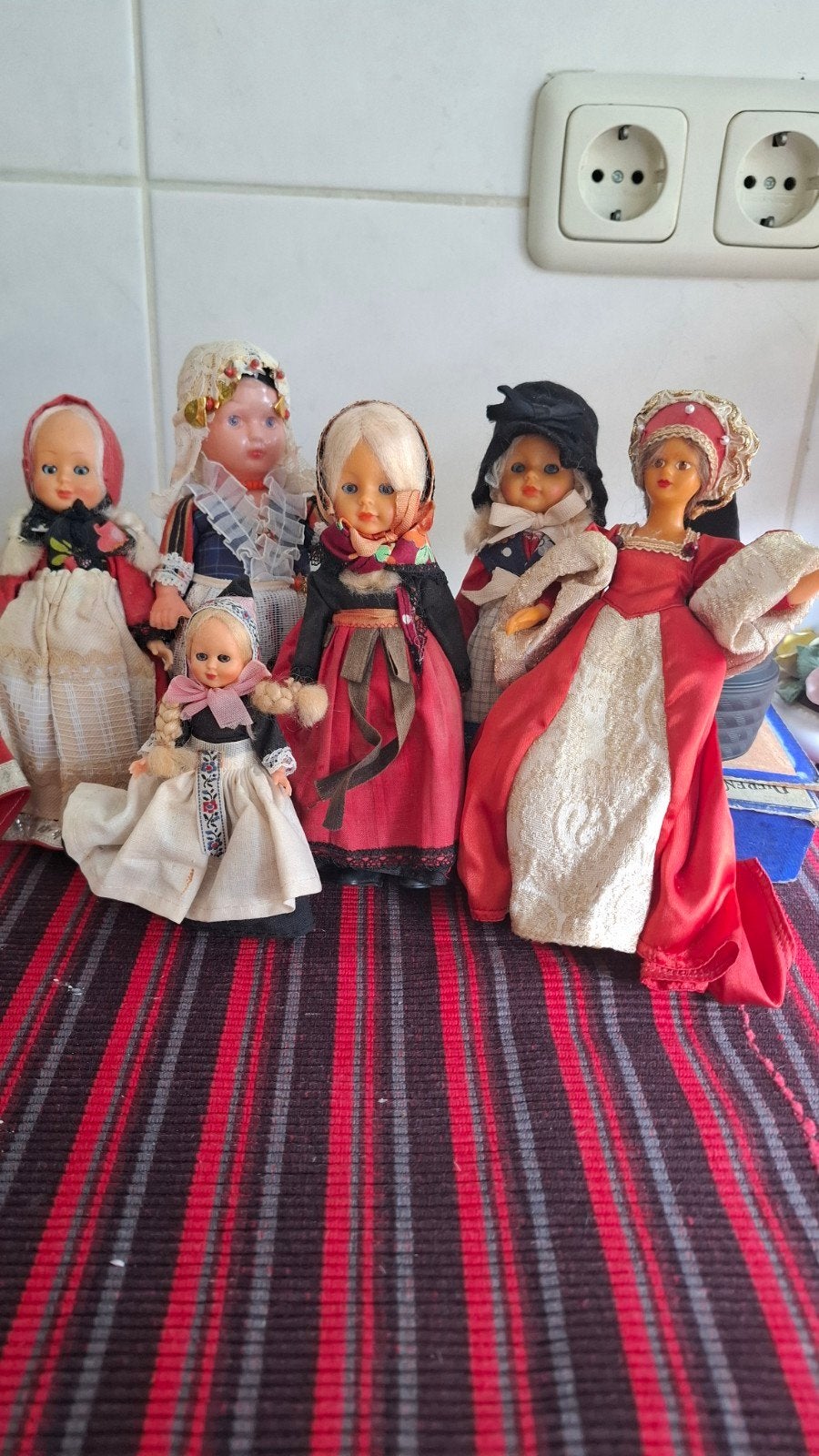 6 klederdracht poppen deens Denemarken, Ophalen of Verzenden, Gebruikt, Pop