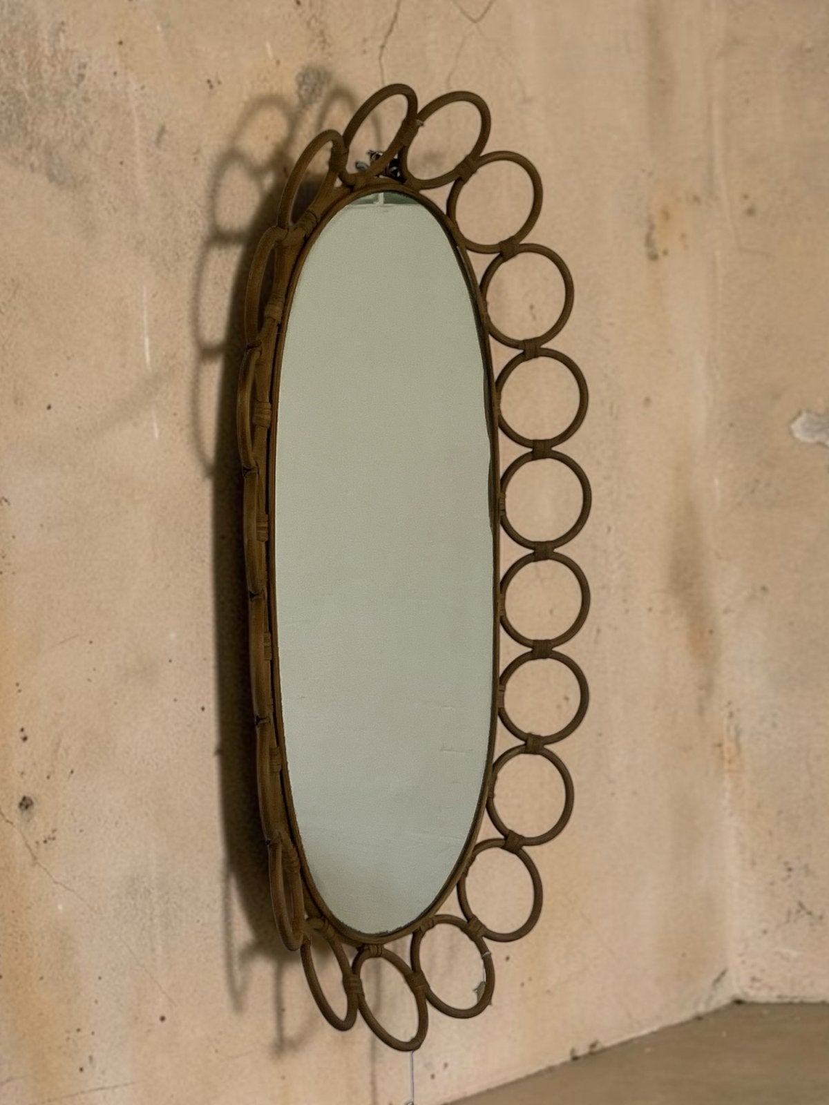 Vintage Italiaanse Bamboe Spiegel jaren 60/70, Ophalen, Ovaal, 50 tot 100 cm, Minder dan 100 cm