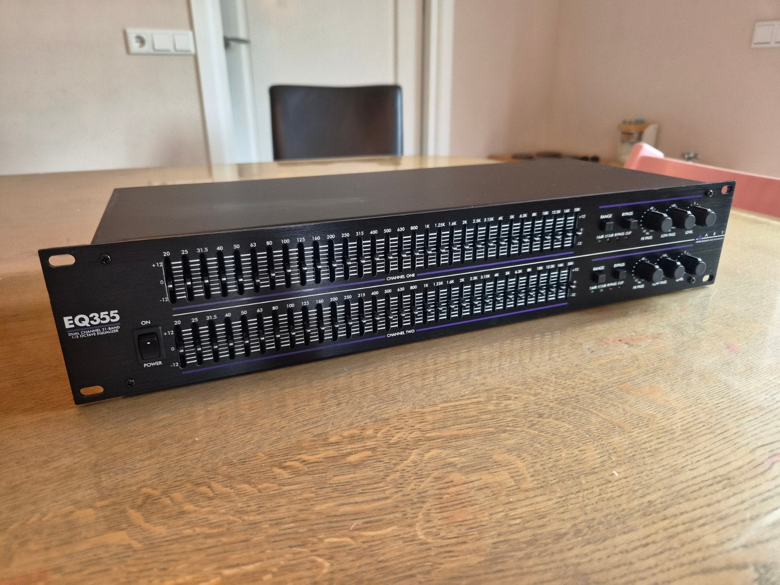 ART EQ355 Dual Channel 31-Band 1/3 Octave Equalizer, Ophalen of Verzenden, Zo goed als nieuw, Audio