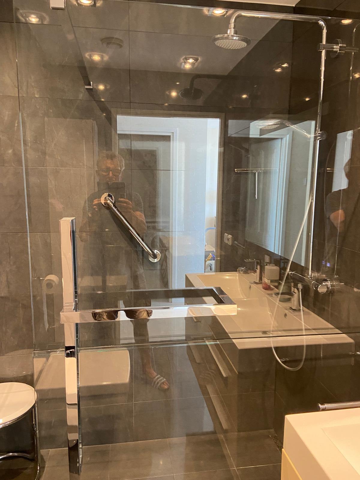 Douchescherm - Zo goed als nieuw, Huis en Inrichting, Badkamer | Complete badkamers, Ophalen, Zo goed als nieuw, Met douche