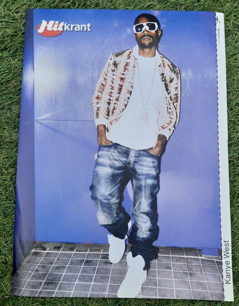 Poster A4 Hitkrant 2009 Kanye West / Lieke van Lexmond, A4 of kleiner, Ophalen of Verzenden, Muziek, Rechthoekig Staand