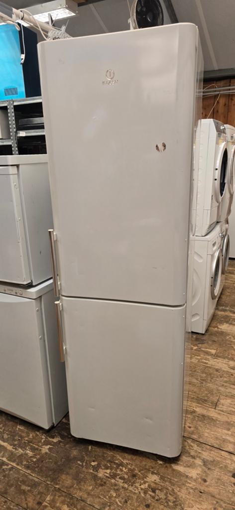Indesit koelvriescombinatie met garantie, 200 liter of meer, Ophalen, Met aparte vriezer, 160 cm of meer