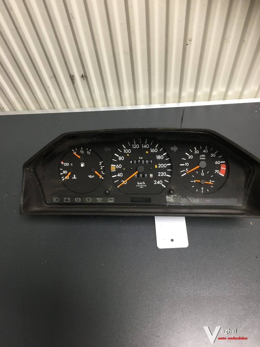 Mercedes W124    Benzine 1993       124 542 7469   Km Teller