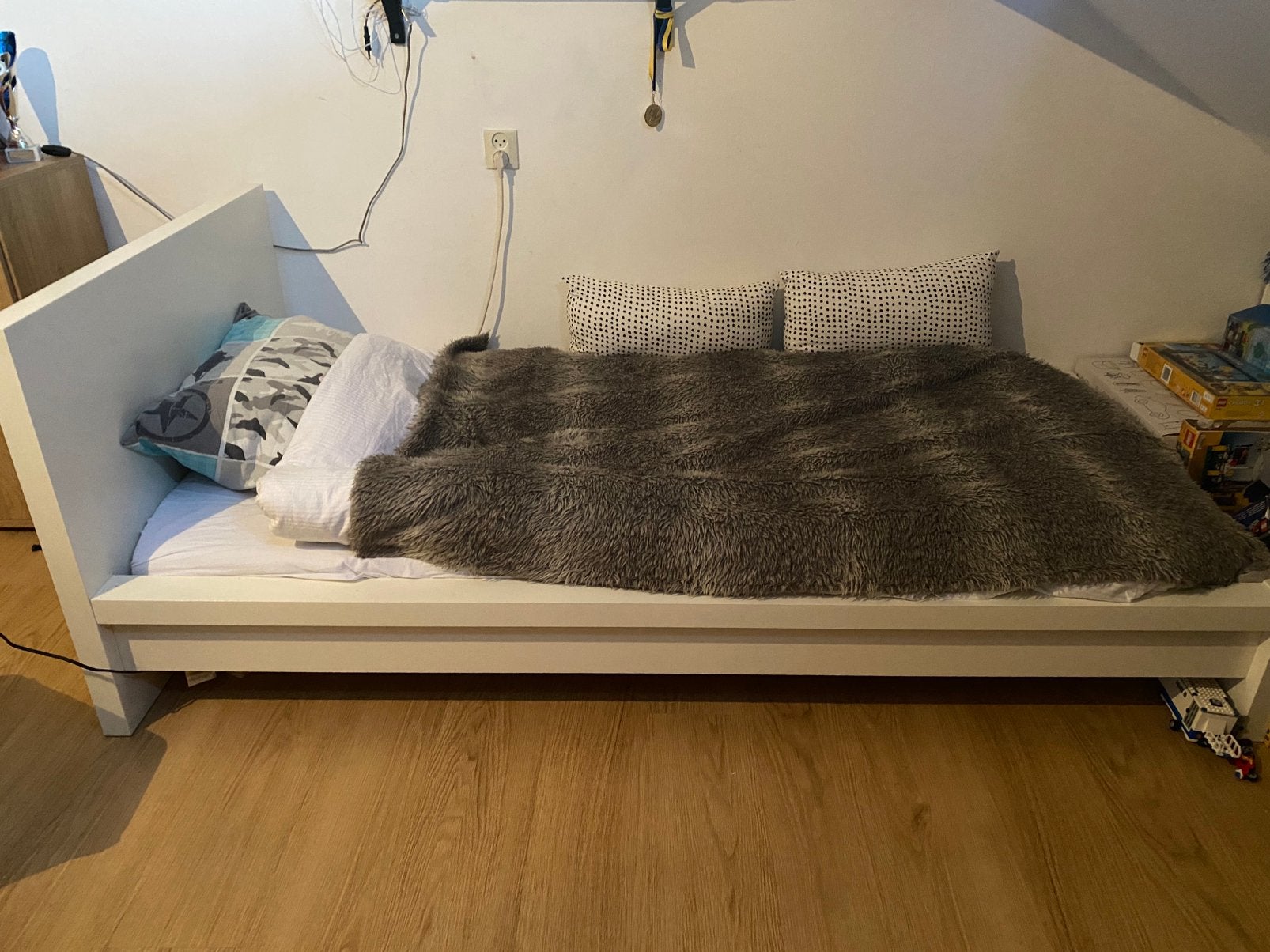 Eenpersoons bed ikea malm incl lattenbodem evt met matras, Huis en Inrichting, Slaapkamer | Bedden, Ophalen, Verstelbaar, 90 cm
