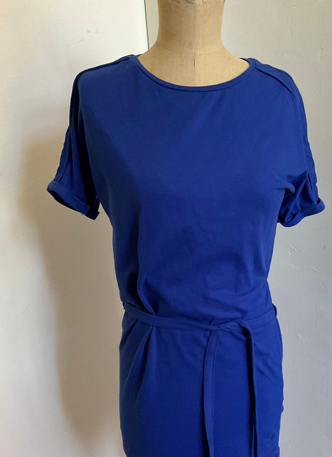 Jurk DISTRICT NORREBRO S, Kleding | Dames, Ophalen of Verzenden, Zo goed als nieuw, Blauw, Boven de knie
