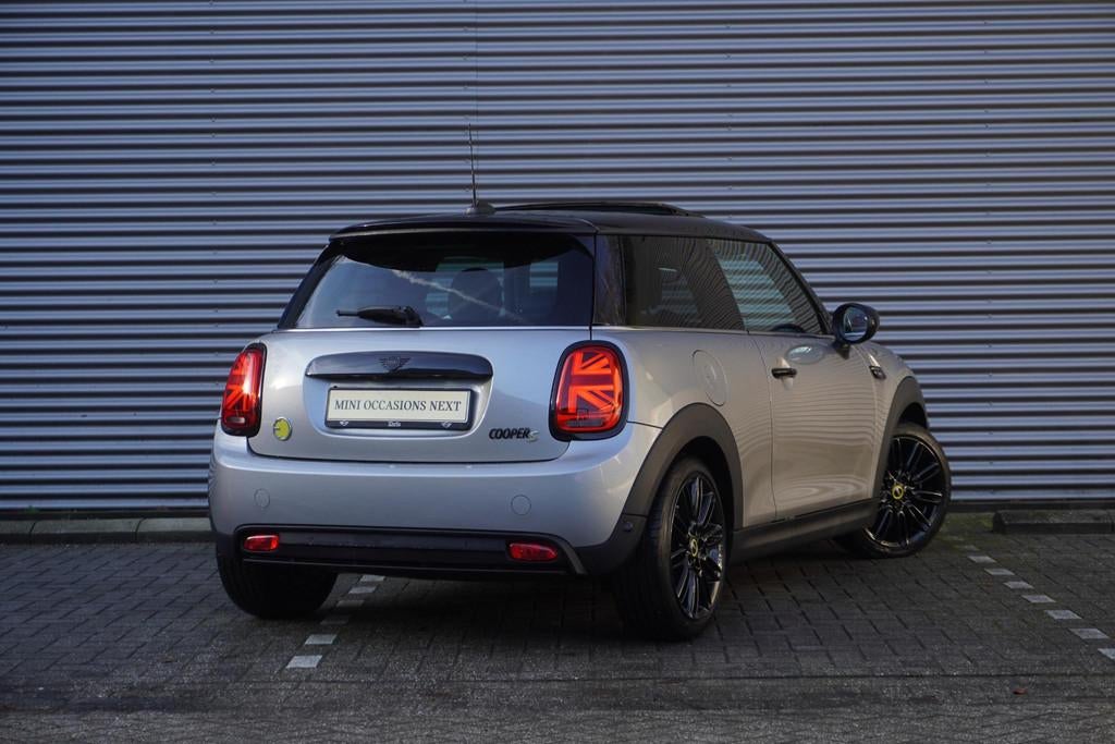 MINI Electric Cooper SE Classic Uitvoering | Glazen panorama, Auto's, Mini, Stof, 4 stoelen, Mini Electric, Origineel Nederlands