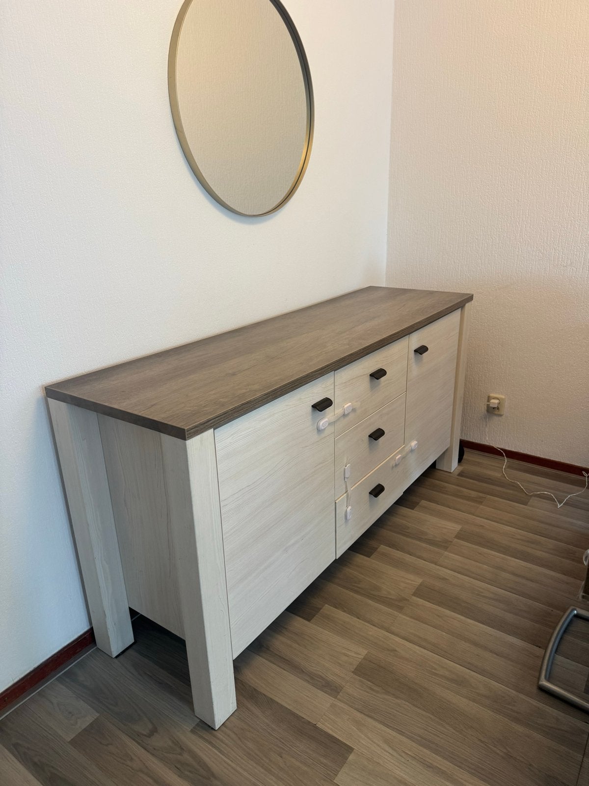 Dressoir - Leenbakker Lynn kast, Ophalen, Gebruikt, 150 tot 200 cm, Met lade(s)