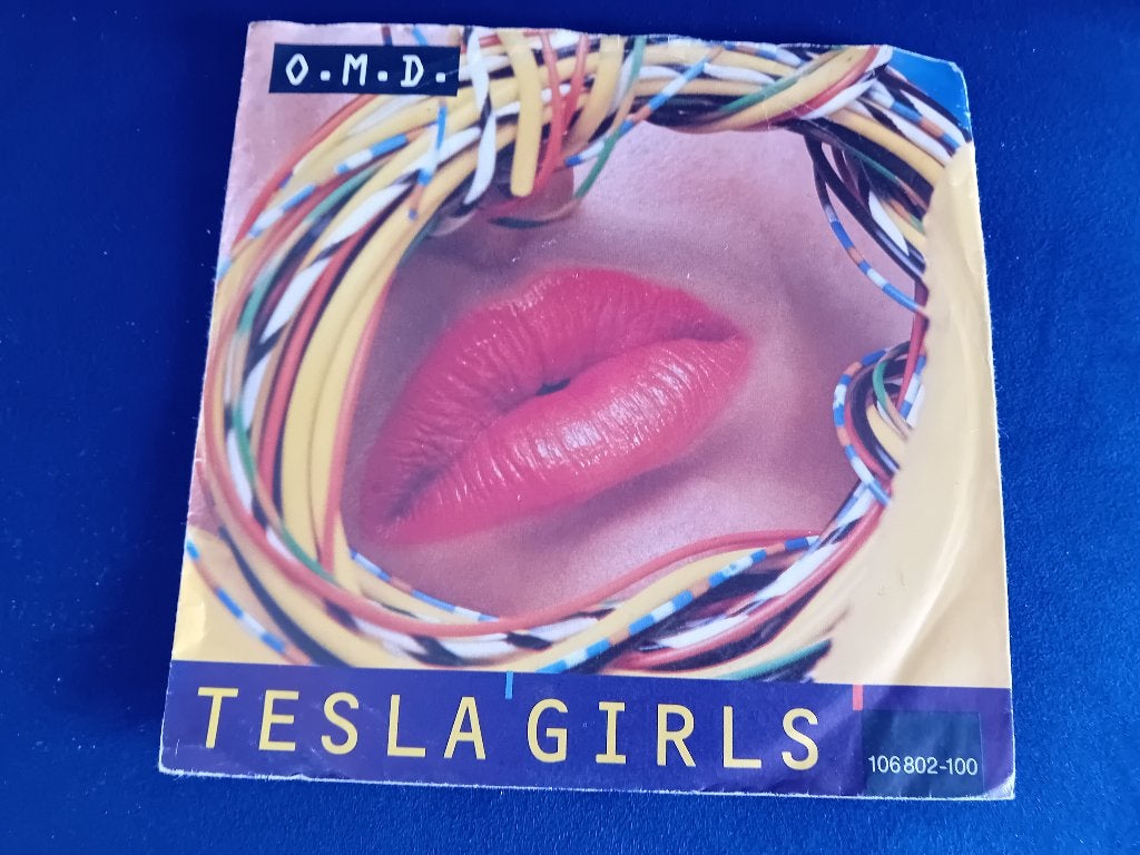 O.M.D - Tesla Girls ---t 2330, 7 inch, Zo goed als nieuw, Pop, Fotohoes
