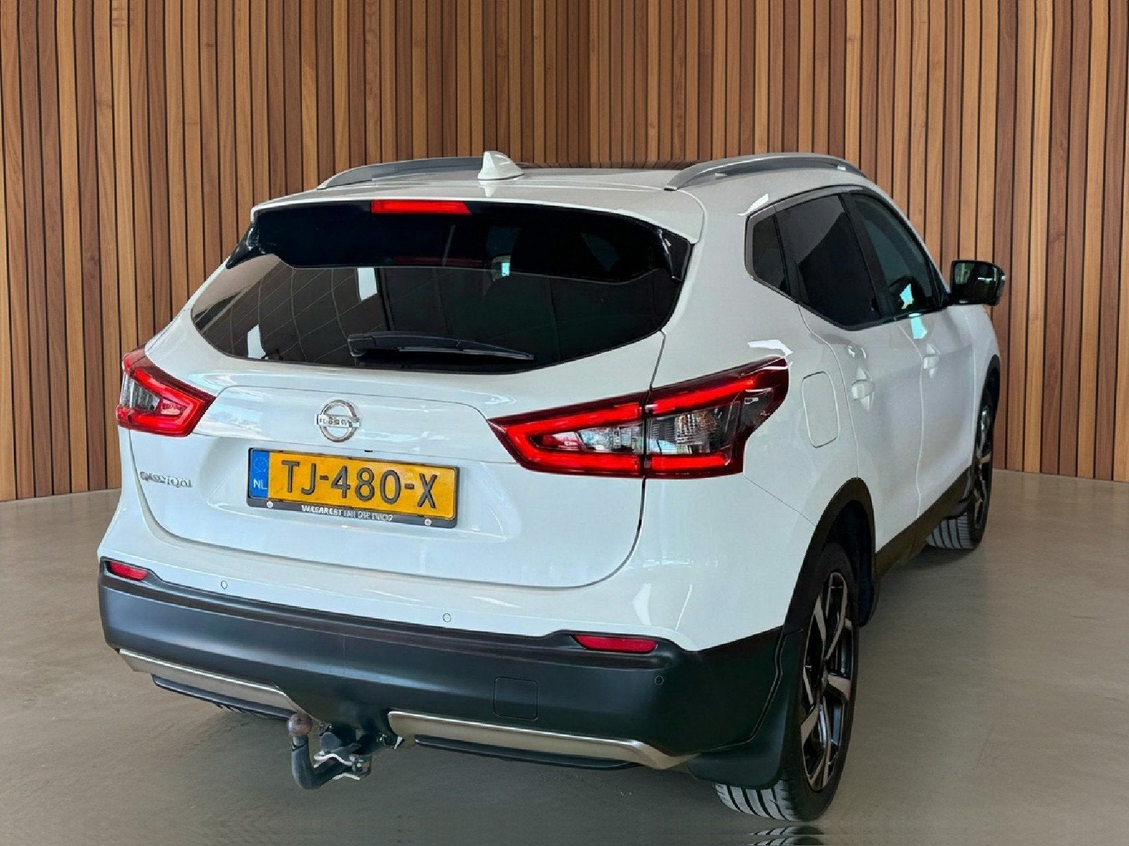 Nissan QASHQAI 1.2 Tekna + | 360 | Navigatie | Stoelverw., Auto's, Gebruikt, 4 cilinders, 116 pk, Wit