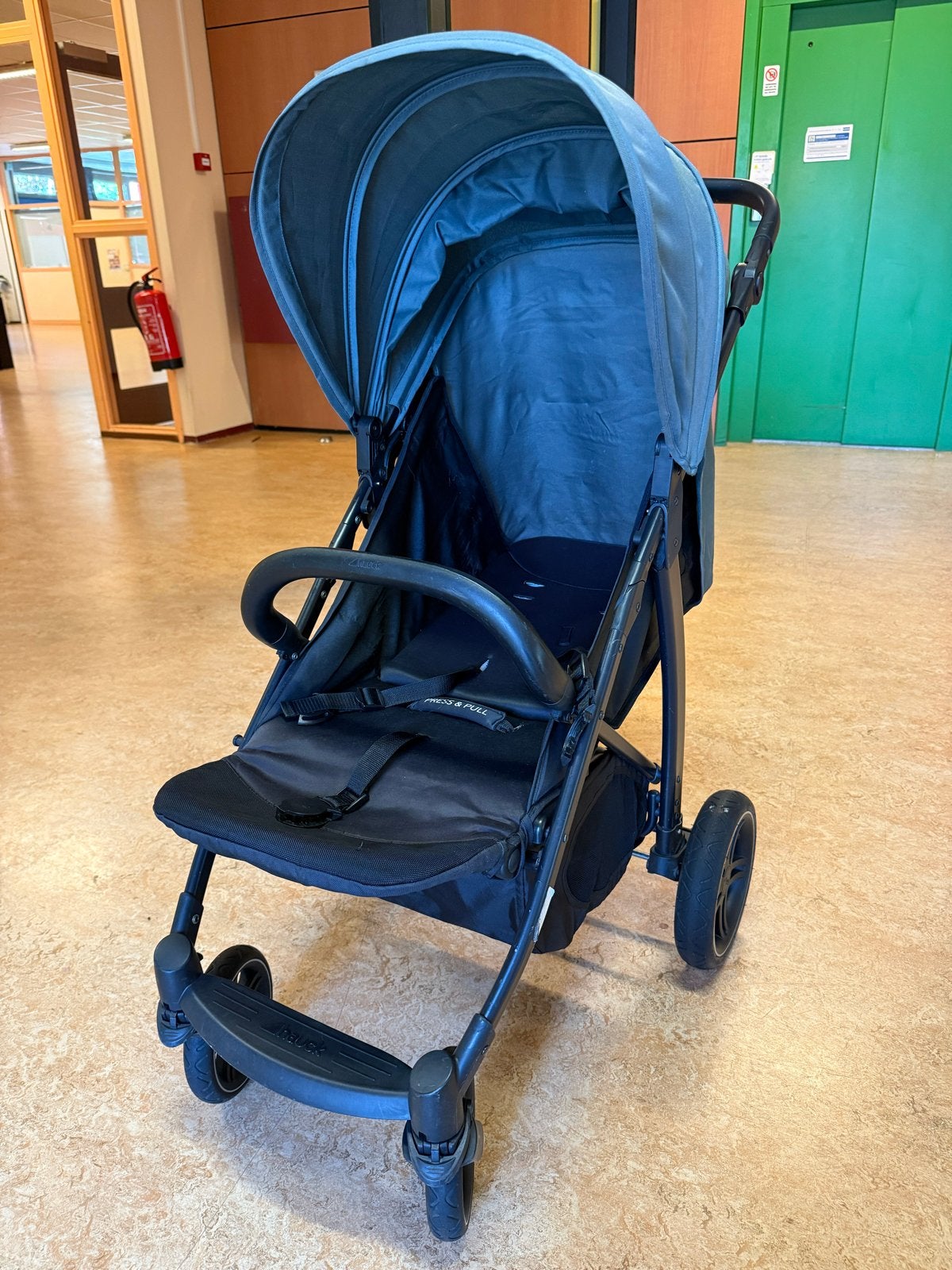 ⁠Kinderwagen Hauck Rapid 4D⁠, Verstelbare duwstang, Zo goed als nieuw, Maxi-Cosi, Ophalen