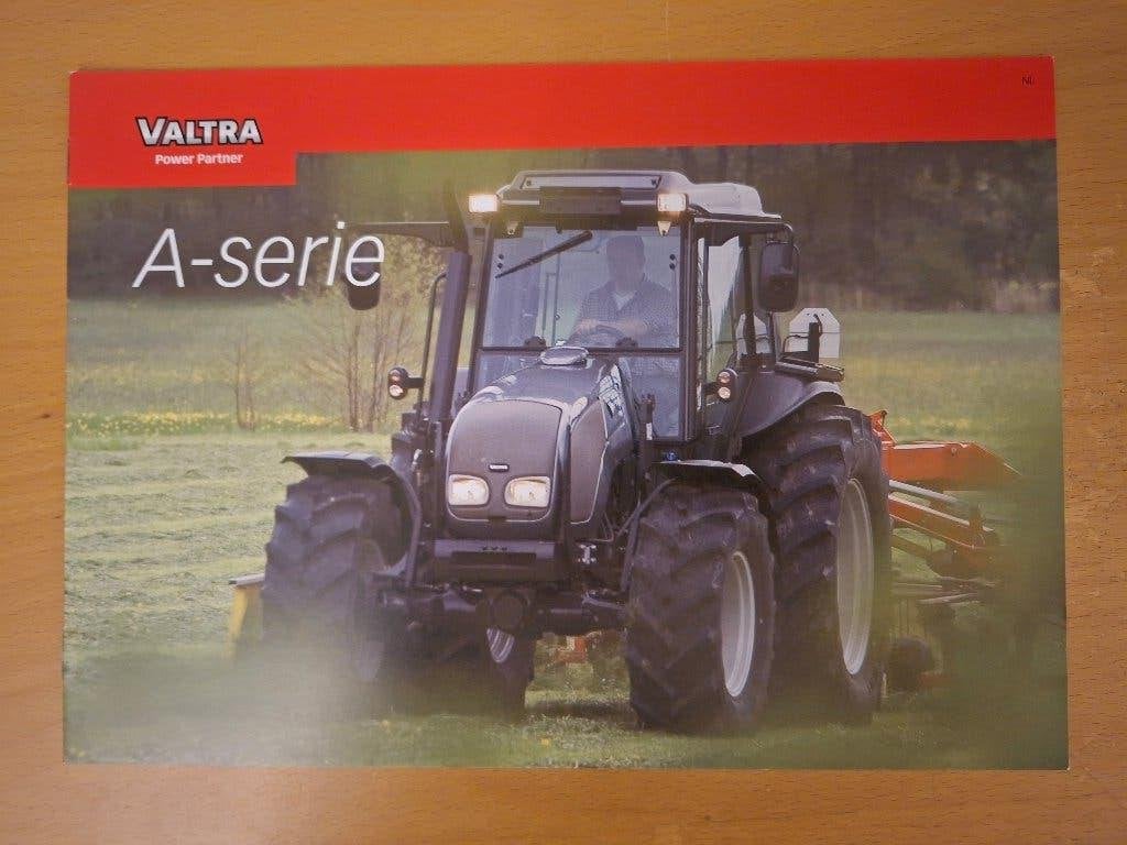 Folder Valtra A-Serie A75, A85 en A95 Nederlandstalig, Ophalen of Verzenden, Gelezen, Tractor en Landbouw