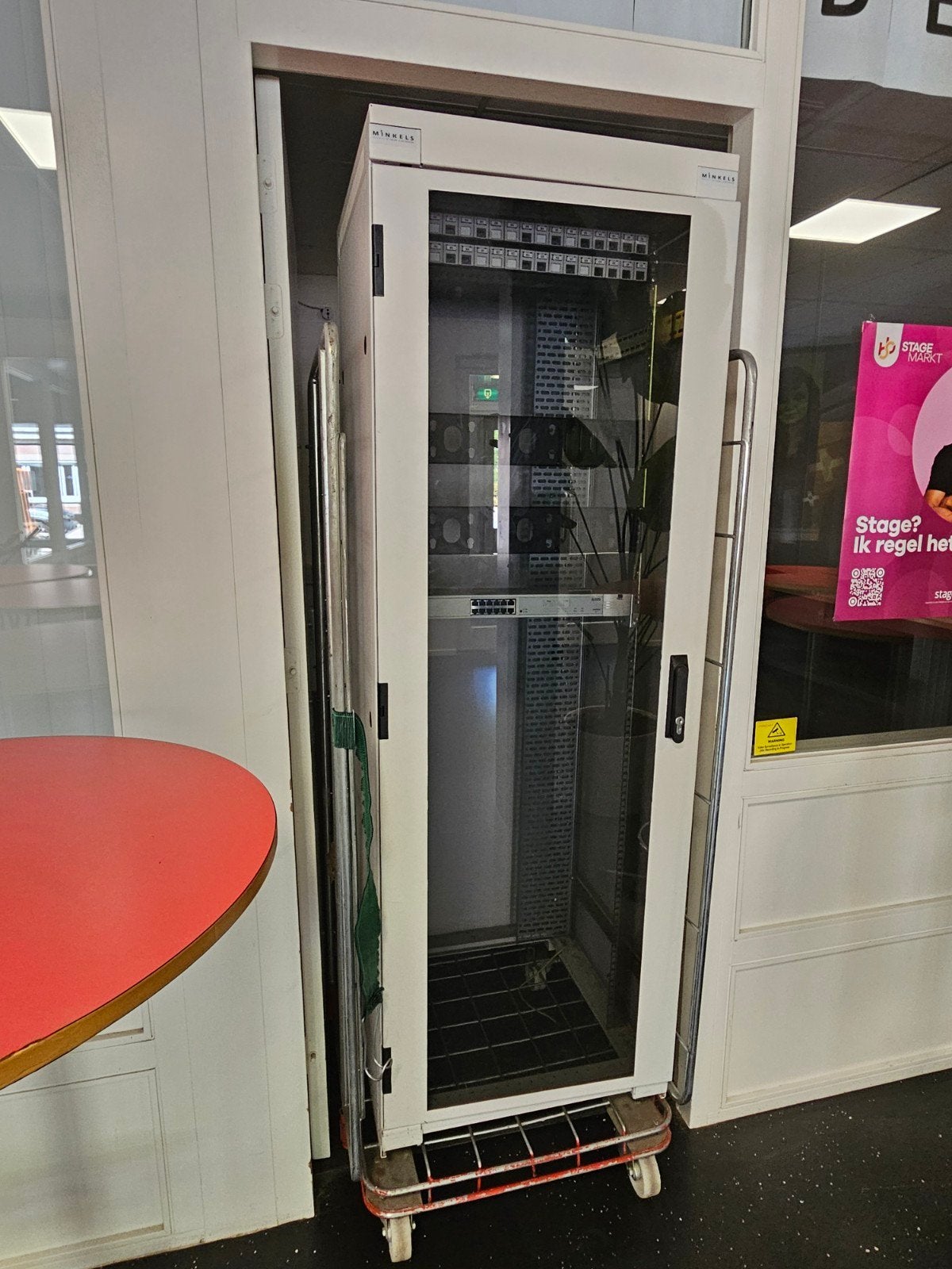 SERVER KAST MINKELS, Ophalen, Hout, 75 tot 150 cm, Raamkozijn