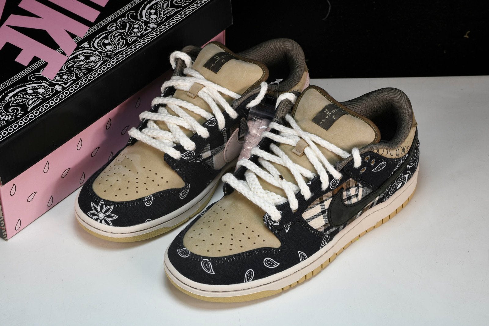 SB Dunk Low Travis Scott, Ophalen of Verzenden, Nieuw