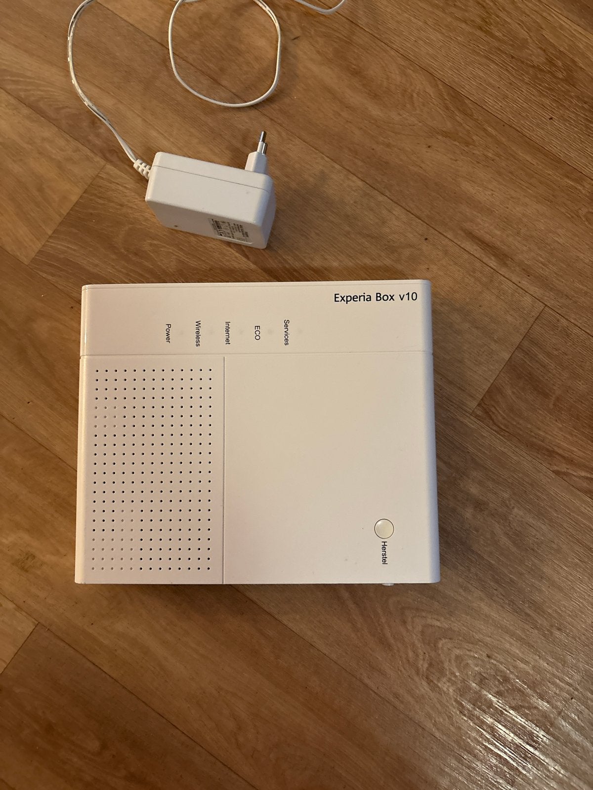 KPN Experia Box V10 Router met modem, Ophalen of Verzenden, Gebruikt, Router met modem