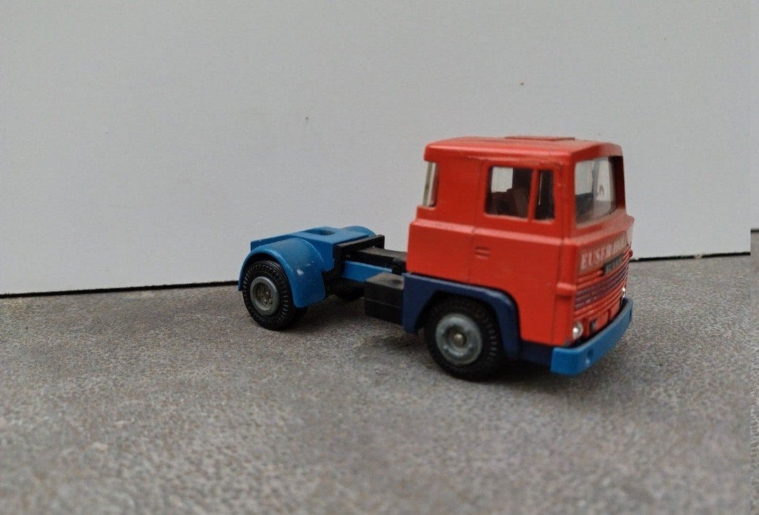 Tekno Scania 140 trekker - Vintage modelvrachtwagen, Ophalen of Verzenden, Zo goed als nieuw, Bus of Vrachtwagen, Tekno