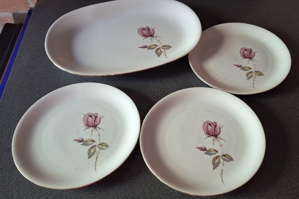 Te koop: Ronde en ovale schaal en 3 bordjes (vintage), Gebruikt, Porselein of Keramiek, Schaal, Ophalen of Verzenden