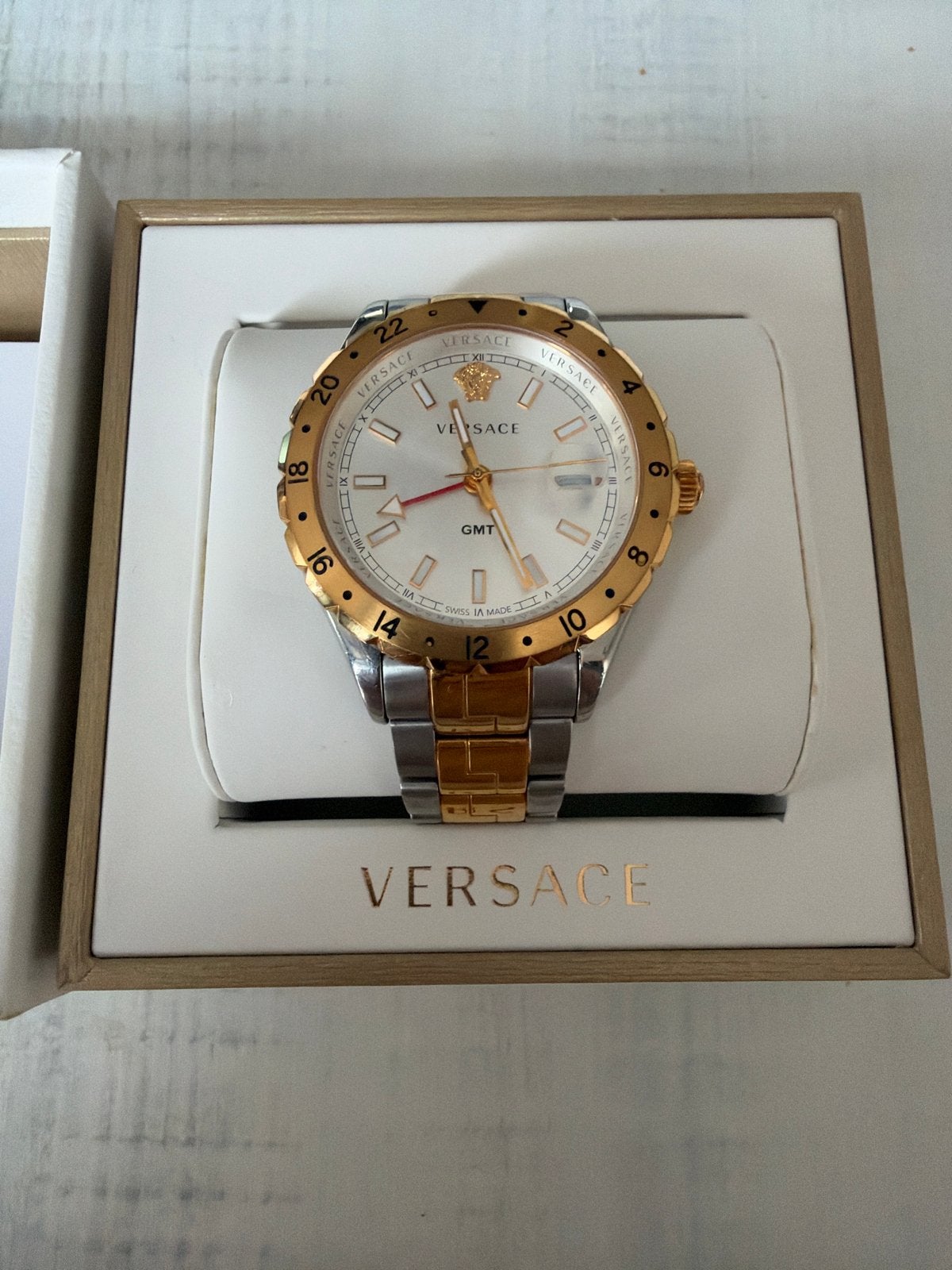 Versace GMT Horloge - Zilver en Goudkleurig, Gebruikt, Staal, Polshorloge, Ophalen