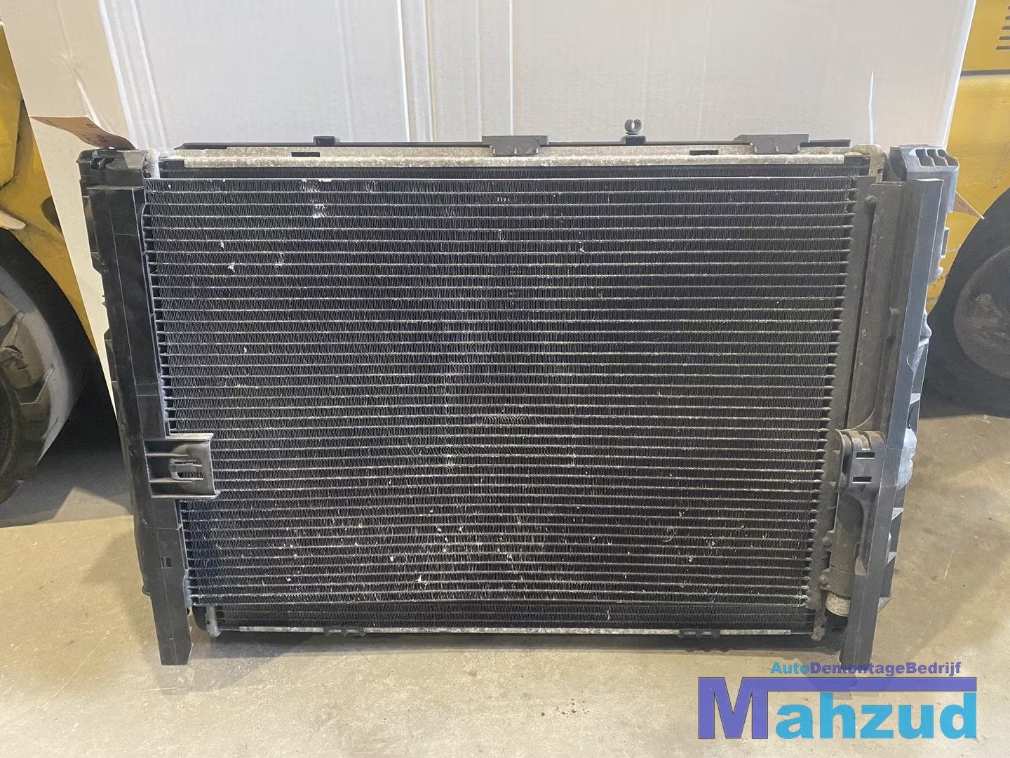 BMW 3 SERIE E90 320I 2.0 1.8 Koelerset koelerpakket, Auto-onderdelen, Petuelring 130
80788  Munich, DE, Gebruikt, Info@bmw.de