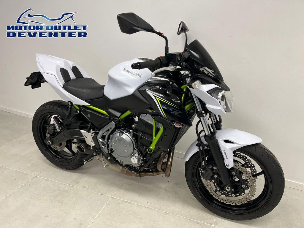 Mooie KAWASAKI Z650 ABS AKRAPOVIC 35kW, Motoren, Motoren | Kawasaki, 2 cilinders, Bedrijf, Onbekend, KAWASAKI