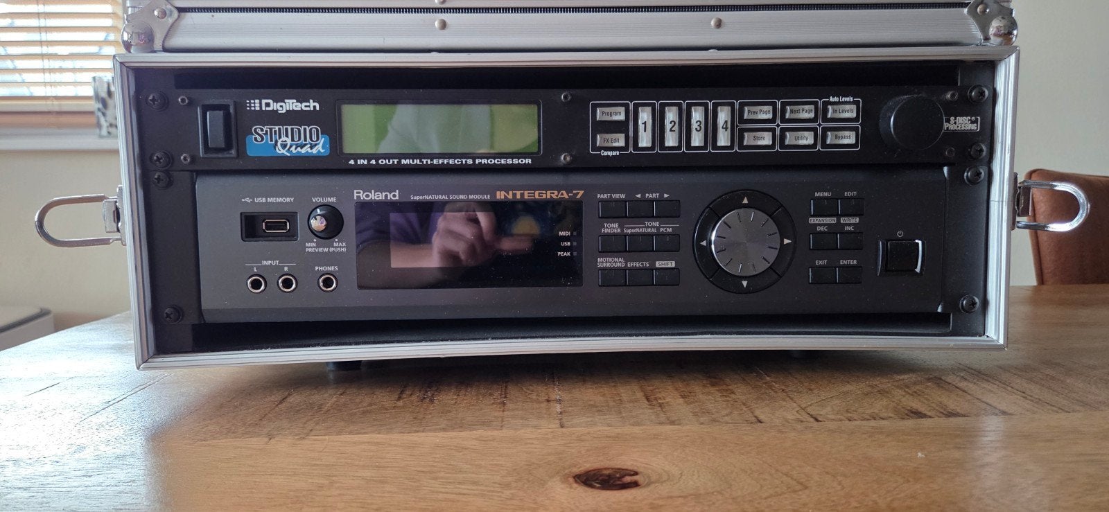 Roland Integra 7 & Digitech Studio Quad Multi-effect, Muziek en Instrumenten, Effecten, Ophalen, Gebruikt, Multi-effect