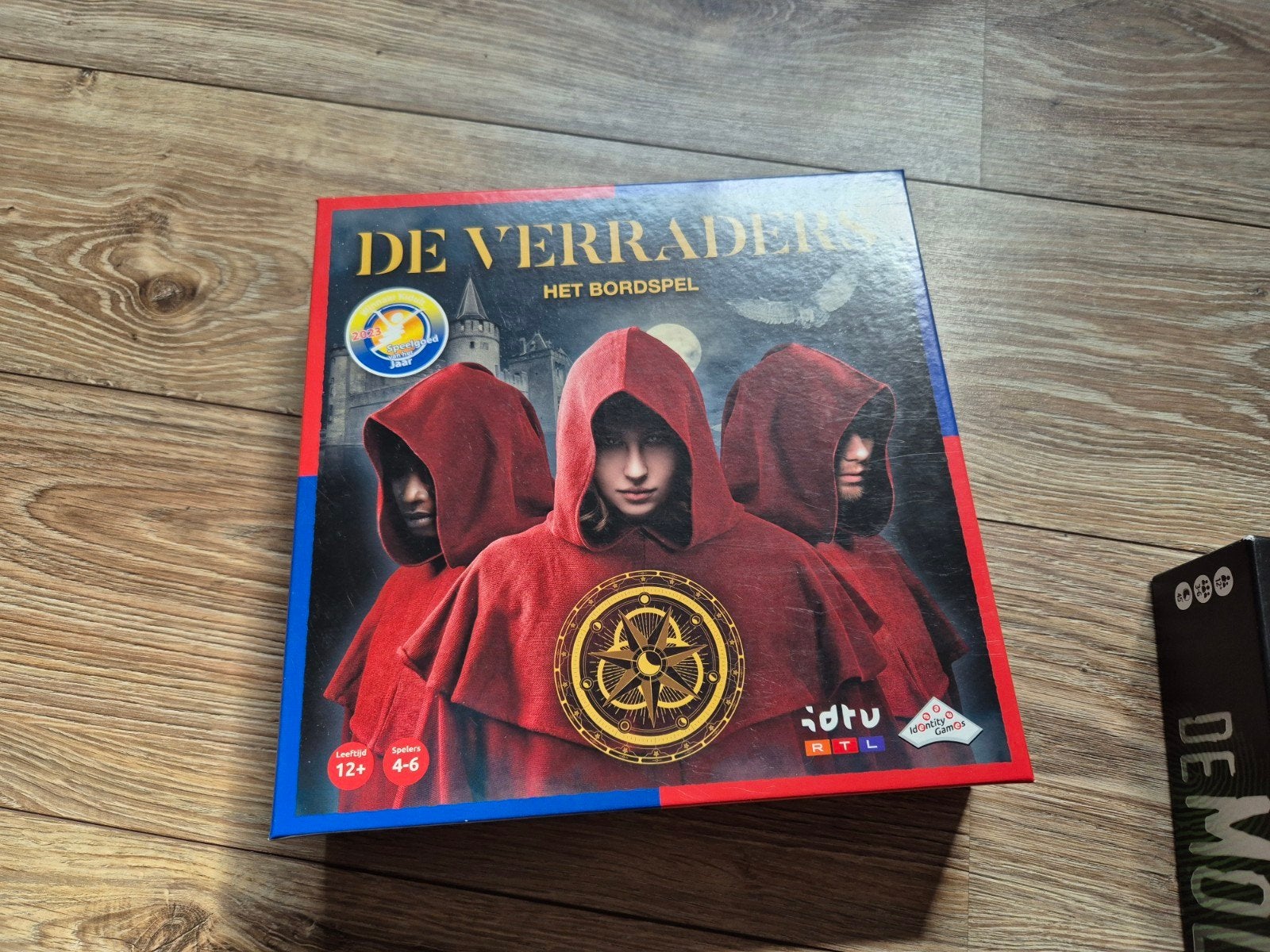 Bordspel de verraders incl bonusspel, Ophalen of Verzenden, Zo goed als nieuw