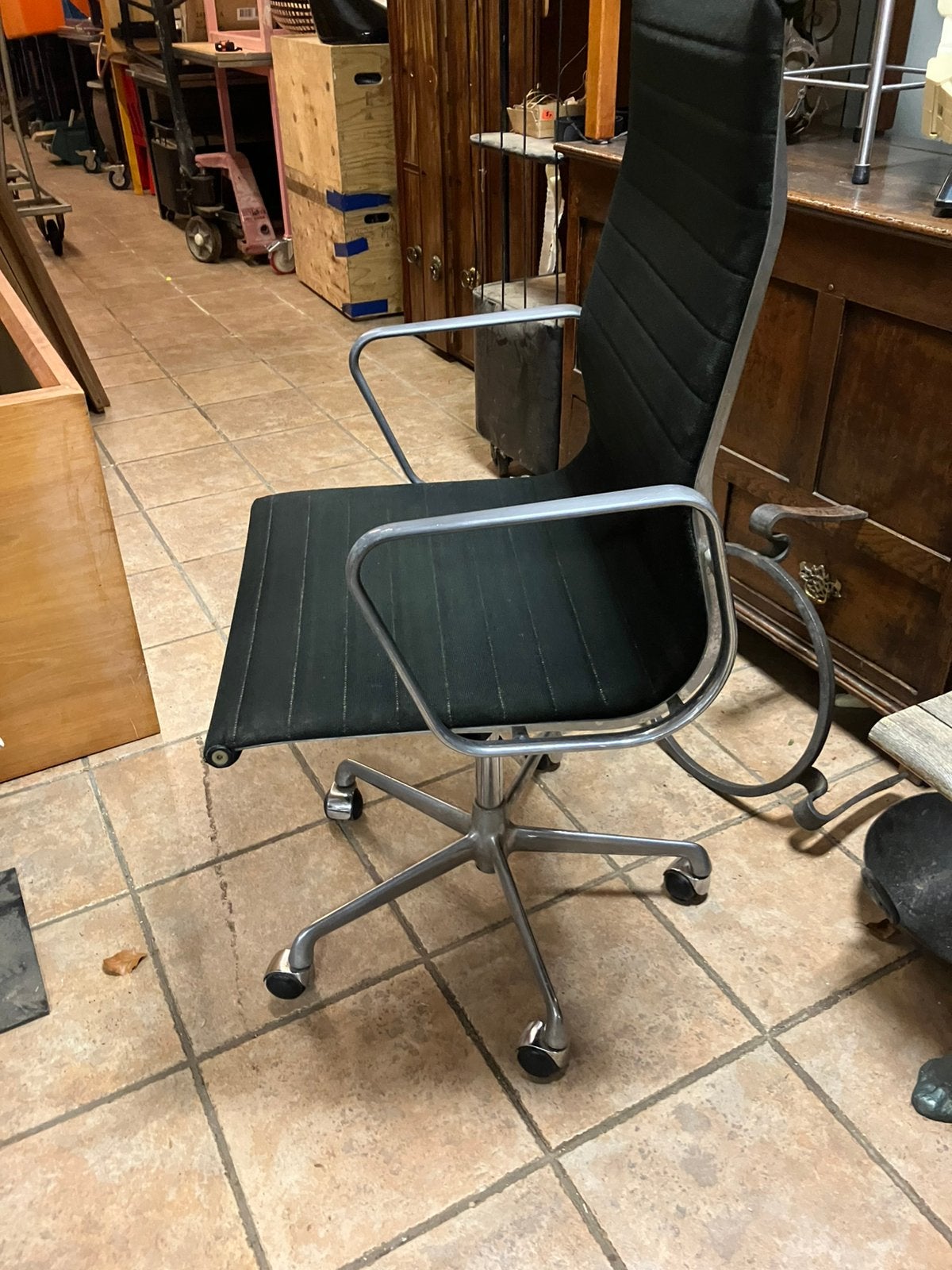 Ifc bureaustoel charles eames, Ophalen, Gebruikt, Zwart