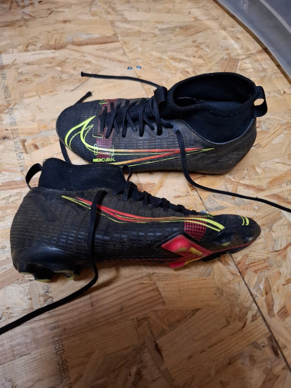 voetbalschoenen maat 33, Maat XS of kleiner, Ophalen of Verzenden, Zo goed als nieuw, Schoenen