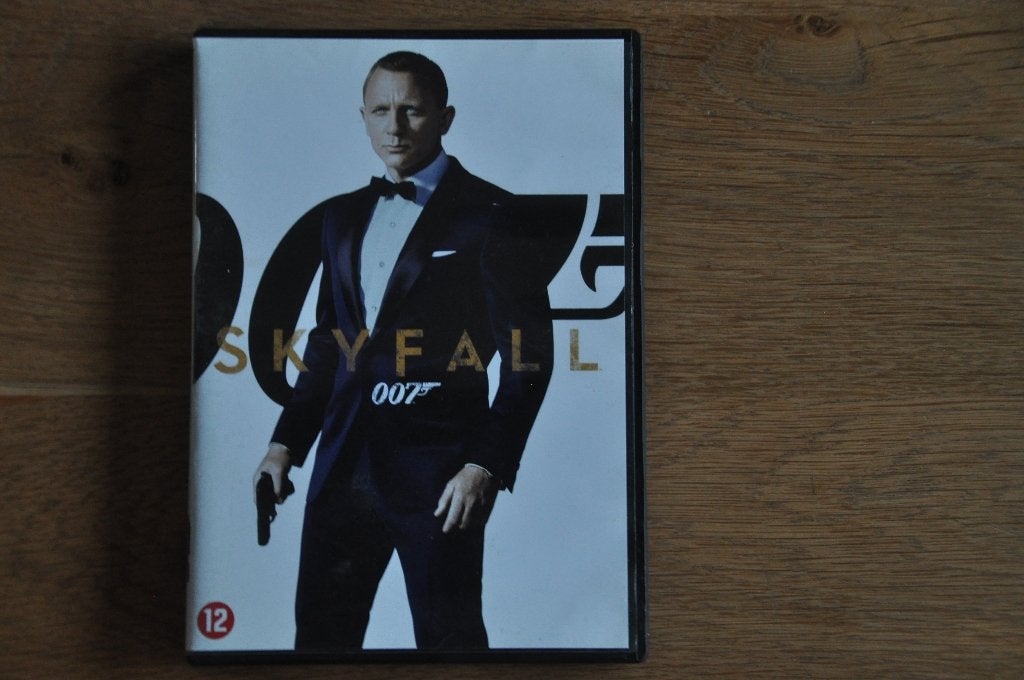 DVD Skyfall (James Bond-film), Inclusief doosje, Nederlands, Actie, Ophalen of Verzenden