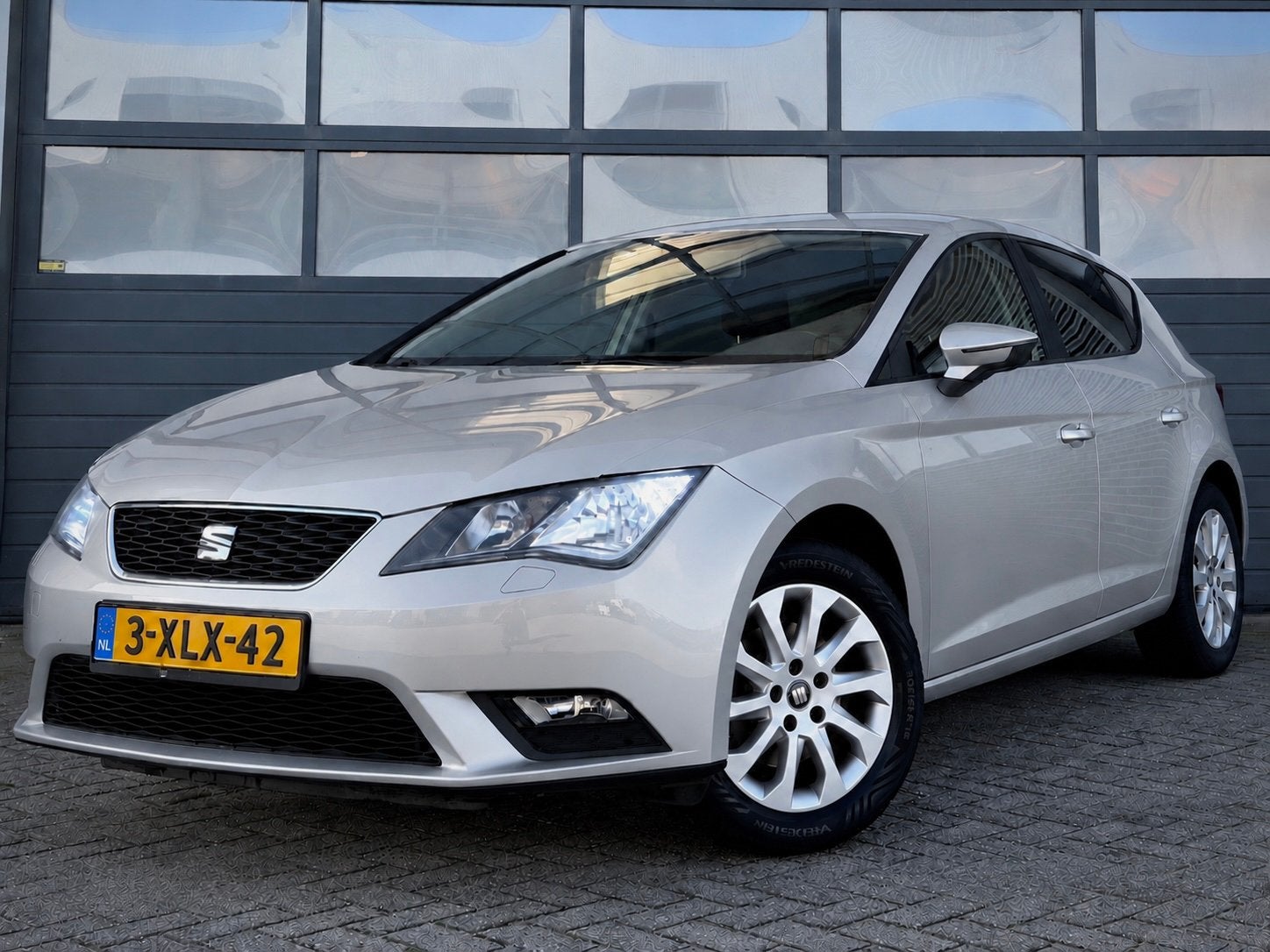 Seat Leon 1.4 TSI Pdc/Cruise/Airco/Stoelverwarming/Trekhaak, Auto's, Dealer onderhouden, Stof, 4 cilinders, Leon