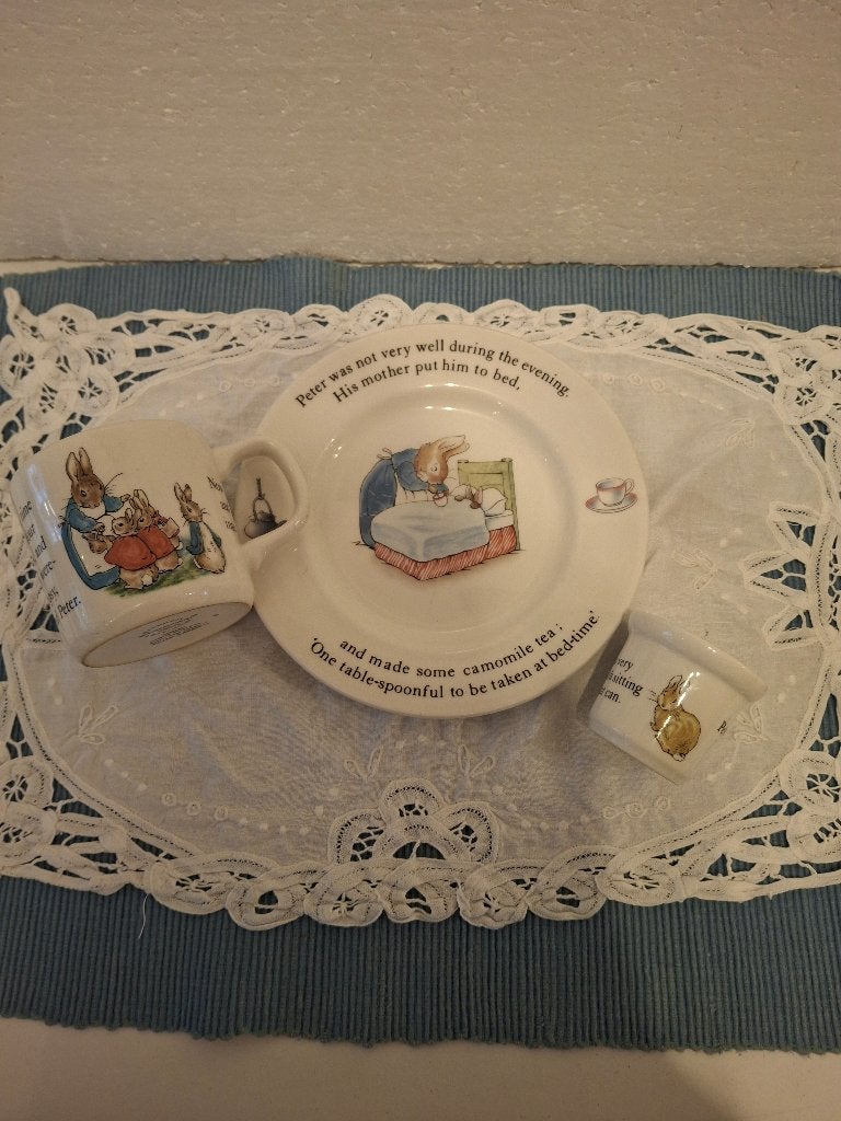 Beatrix Potter - Wedgwood - Peter Rabbit bord, mok & eierdop, Ophalen of Verzenden