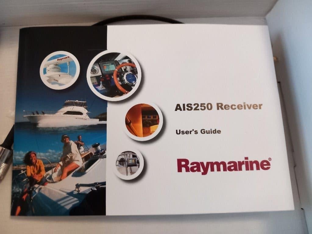 AIS250 Raymarine receiver nieuw, Watersport en Boten, Ophalen of Verzenden, Nieuw, Communicatie