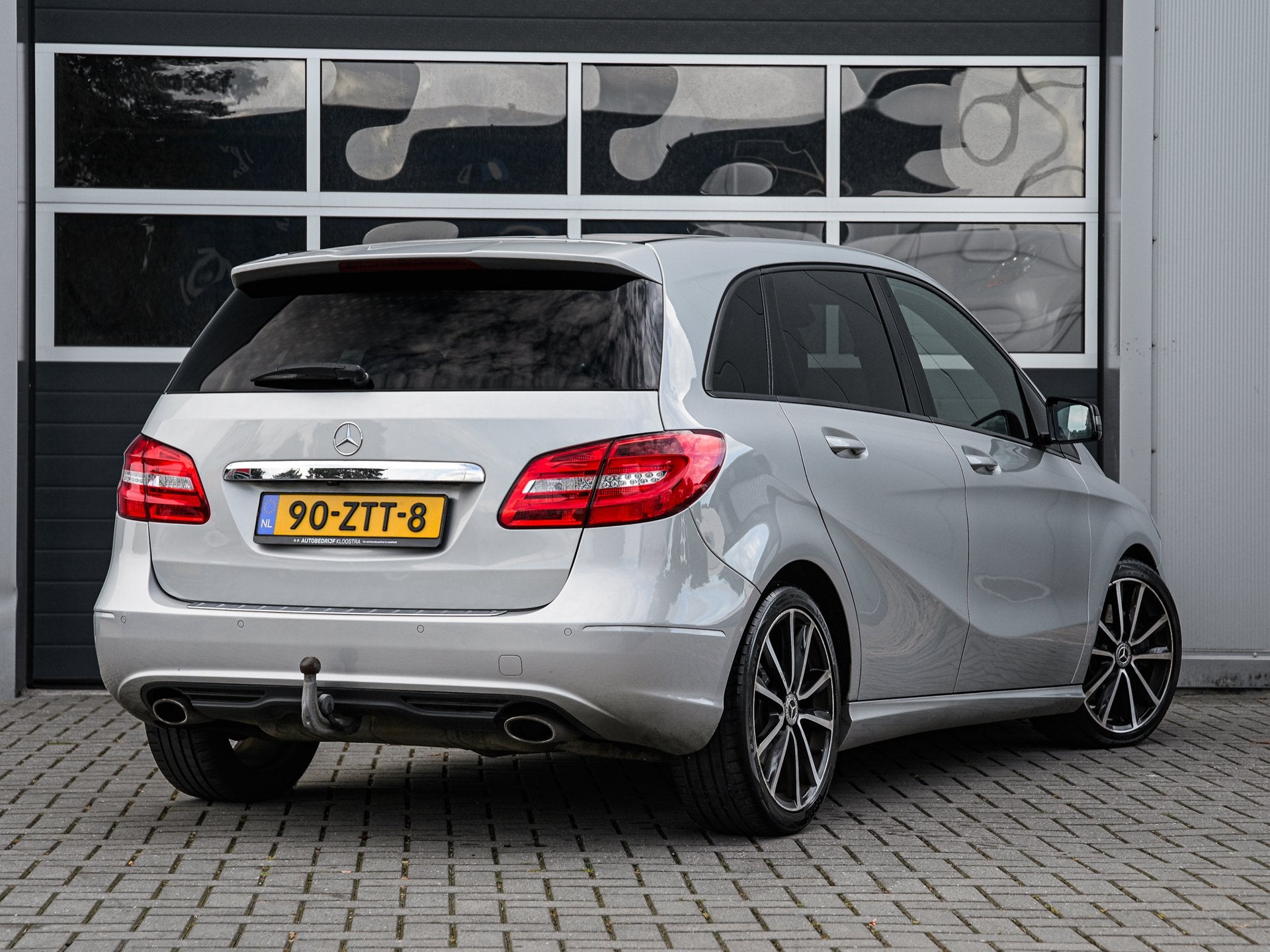 Mercedes-Benz B-klasse 250 Ambition | Rood leder | Xenon | C, Auto's, Mercedes-Benz, Euro 6, 4 cilinders, Nieuw, 211 pk
