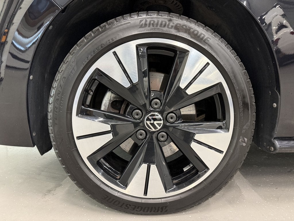 Volkswagen Multivan 1.4 eHybrid Life 7p. PANO/IQ-LIGHT/19"/S, Auto's, Volkswagen, Stof, Gebruikt, Zwart, Met garantie (alle)