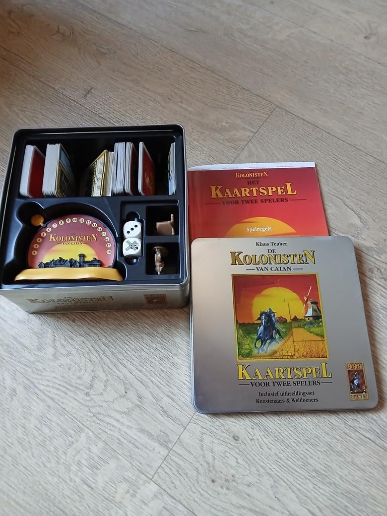 Kolonisten van Catan Kaartspel in blik + Kunstenaars weldoen, Hobby en Vrije tijd, Gezelschapsspellen | Kaartspellen, Een of twee spelers