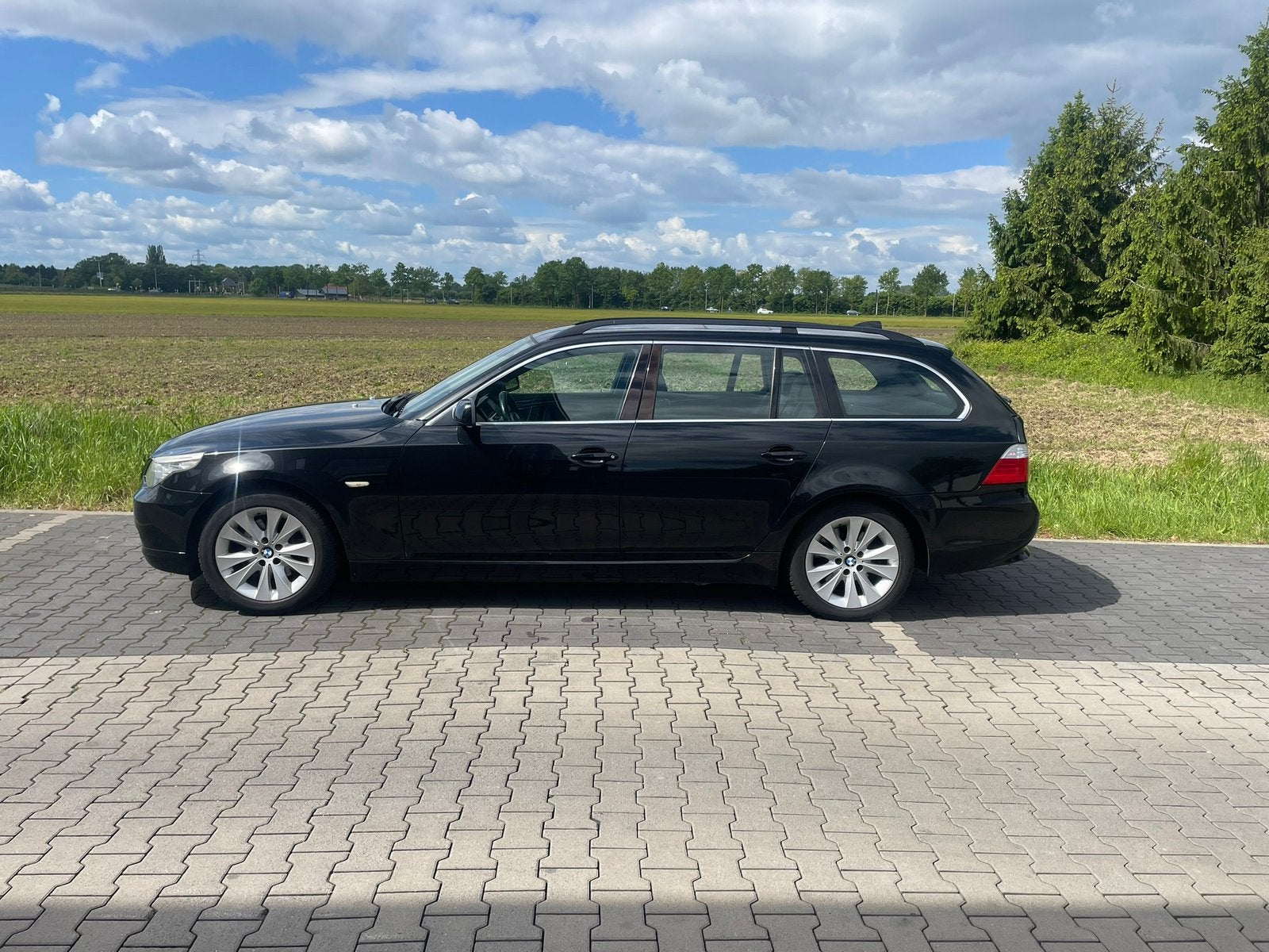 BMW 5-Serie 2.0 520D Touring AUT 2008 Zwart, Auto's, Automaat, Achterwielaandrijving, Zwart, Zwart