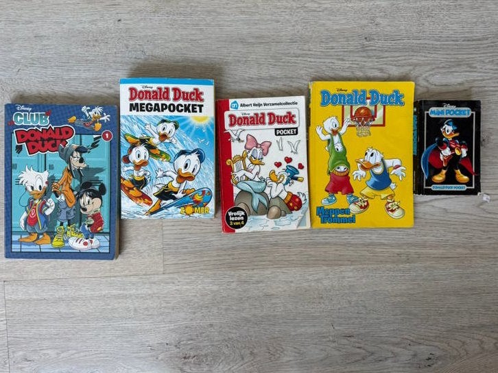 Verschillende soorten donals duck pockets, Meerdere comics, Ophalen of Verzenden, Gelezen, Europa