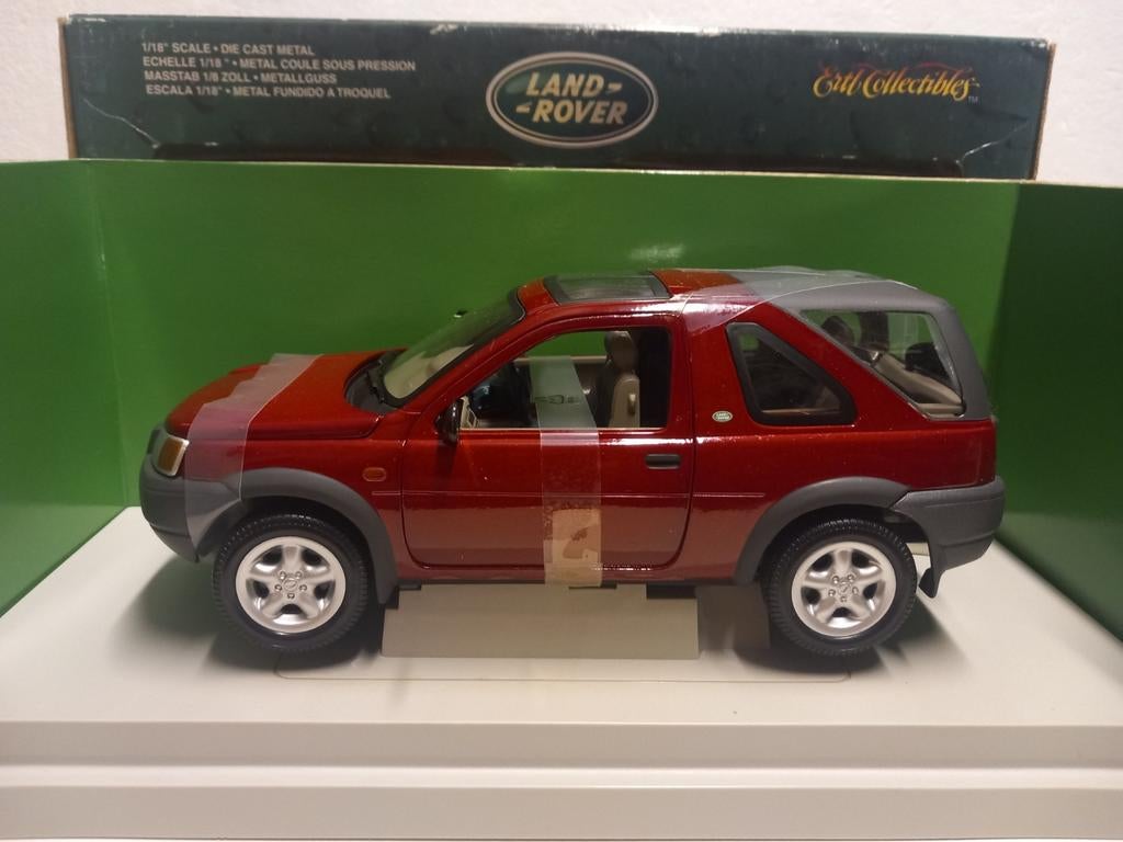 Range Rover Freelander V6 donkerrood ERTL metal 1:18 KRD, Hobby en Vrije tijd, Modelauto's | 1:18, Ophalen of Verzenden, Zo goed als nieuw