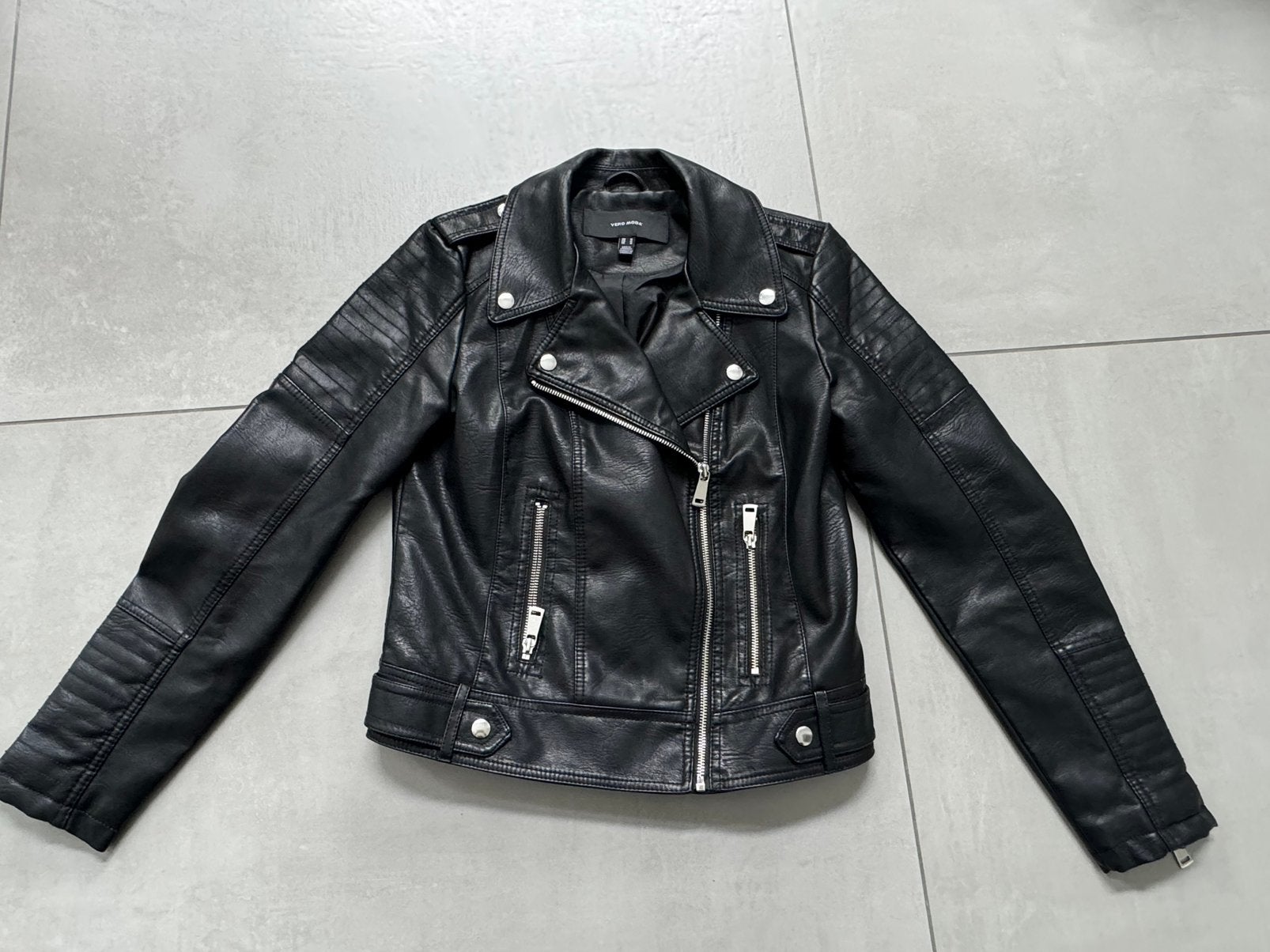 Ongedragen zwarte lederen dames jack!!, Kleding | Dames, Jassen | Zomer, Ophalen of Verzenden, Nieuw, Maat 38/40 (M), Zwart