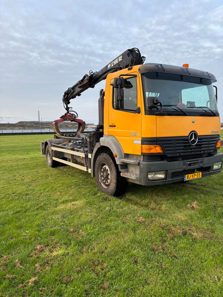 Mercedes atego knijperauto/haakarm, Auto's, Vrachtwagens, Particulier, Mercedes-Benz, Diesel, Handgeschakeld, Geel, Zwart, Achterwielaandrijving