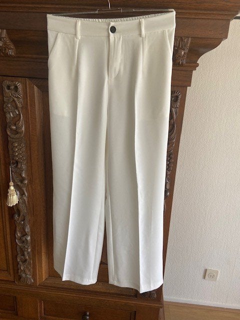 Prachtige soepelvallende pantalon maat 42-44, Overige kleuren, Maat 42/44 (L), Nieuw, Ophalen of Verzenden