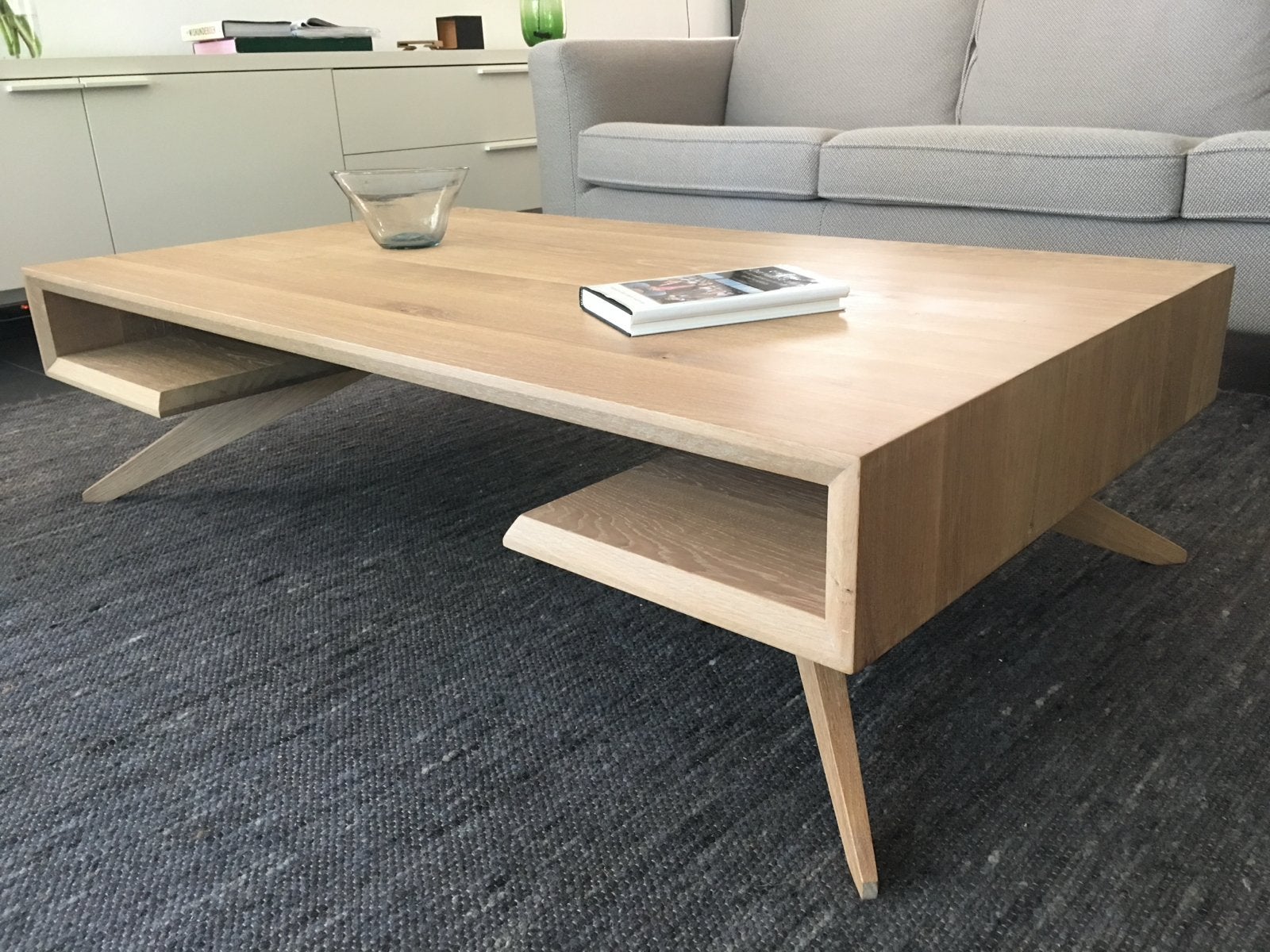Eikenhouten salontafel met opbergruimte, Huis en Inrichting, Tafels | Salontafels, Ophalen, 100 tot 150 cm, Eikenhout, 50 tot 100 cm