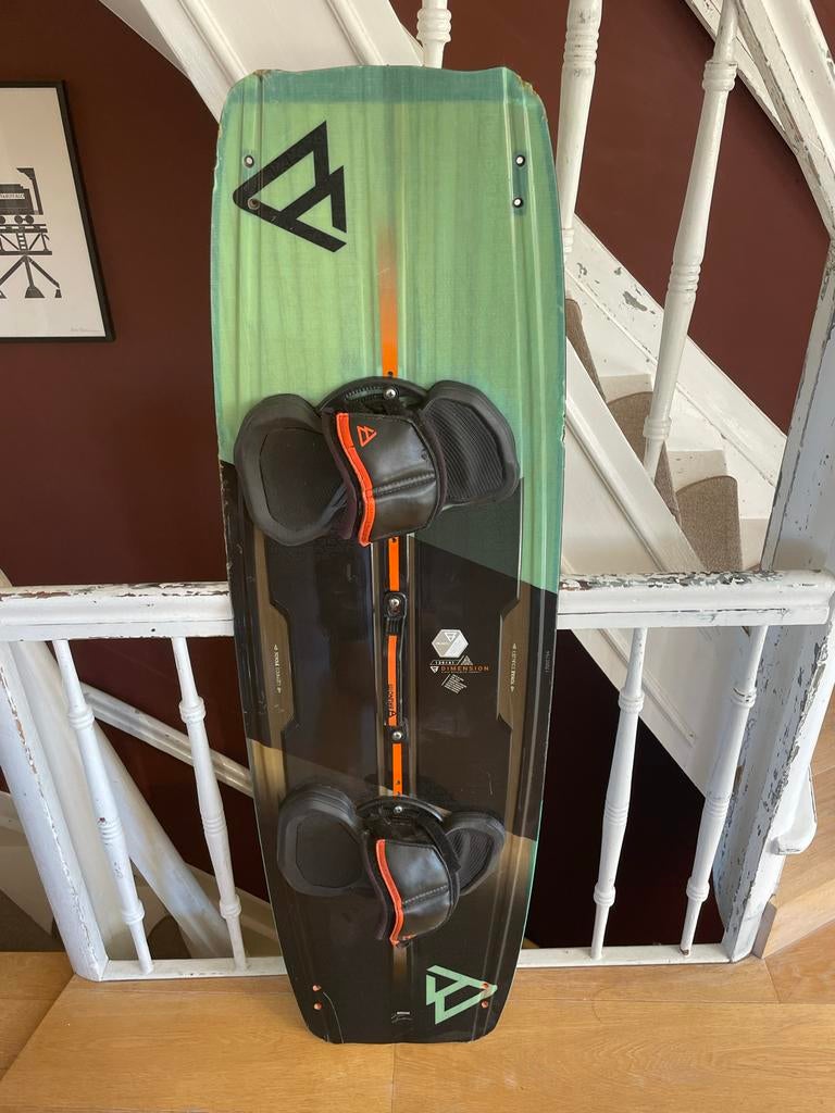Brunotti Dimension Kiteboard 139 x 41cm, Watersport en Boten, Gebruikt, Twintip, Kiteboard, Ophalen of Verzenden