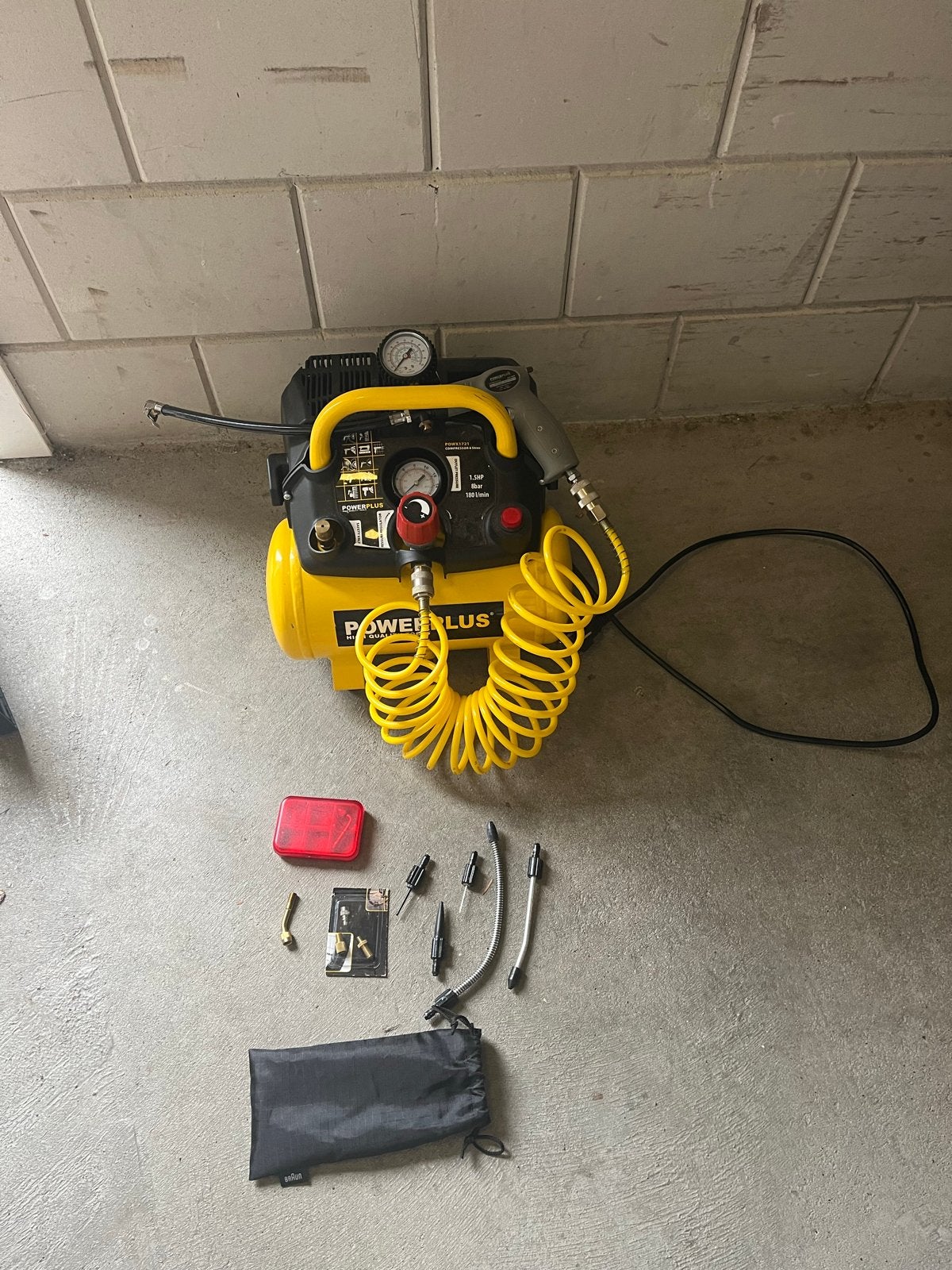 Powerplus Compressor 8L met oppompventielen, Ophalen, Gebruikt, 6 tot 10 bar, Minder dan 200 liter/min