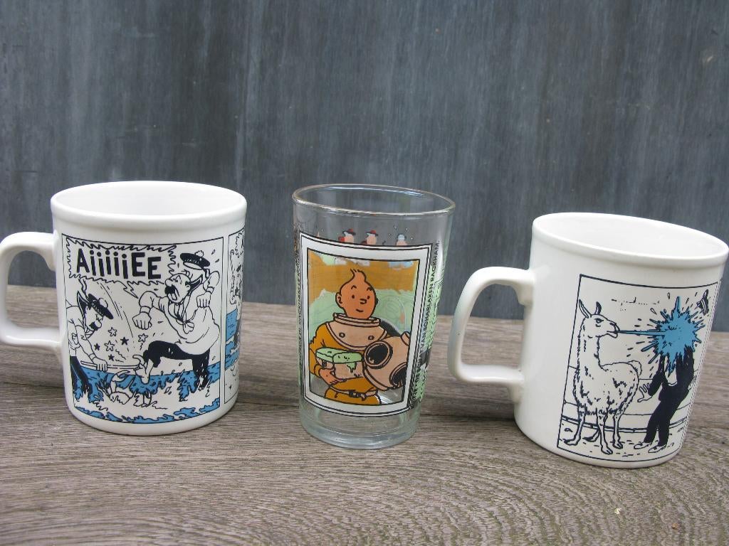 KUIFJE VERZAMELEN 2 MOKKEN + 1 GLAS, Ophalen of Verzenden, Kuifje, Zo goed als nieuw, Gebruiksvoorwerp