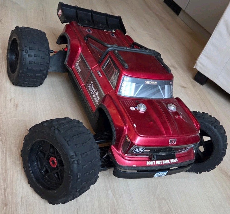 Arrma Outcast 8s Blx V2 1/5 + bekijk de Beschrijving!!, Elektro, Gebruikt, Auto offroad, Ophalen of Verzenden