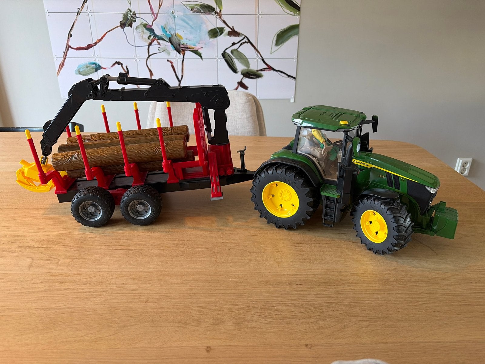 Bruder John Deere Tractor 7R350 met houttrailer, Ophalen, Zo goed als nieuw