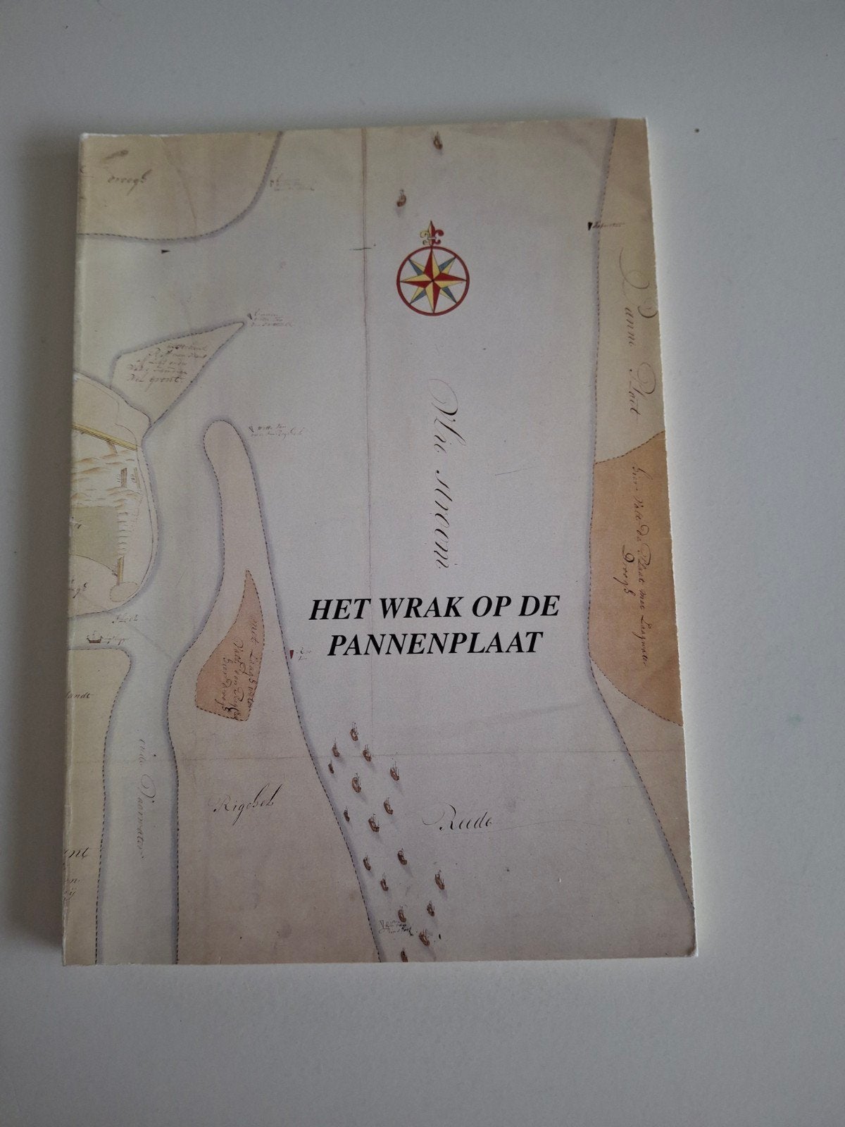 Het wrak op de pannenplaat., Ophalen of Verzenden