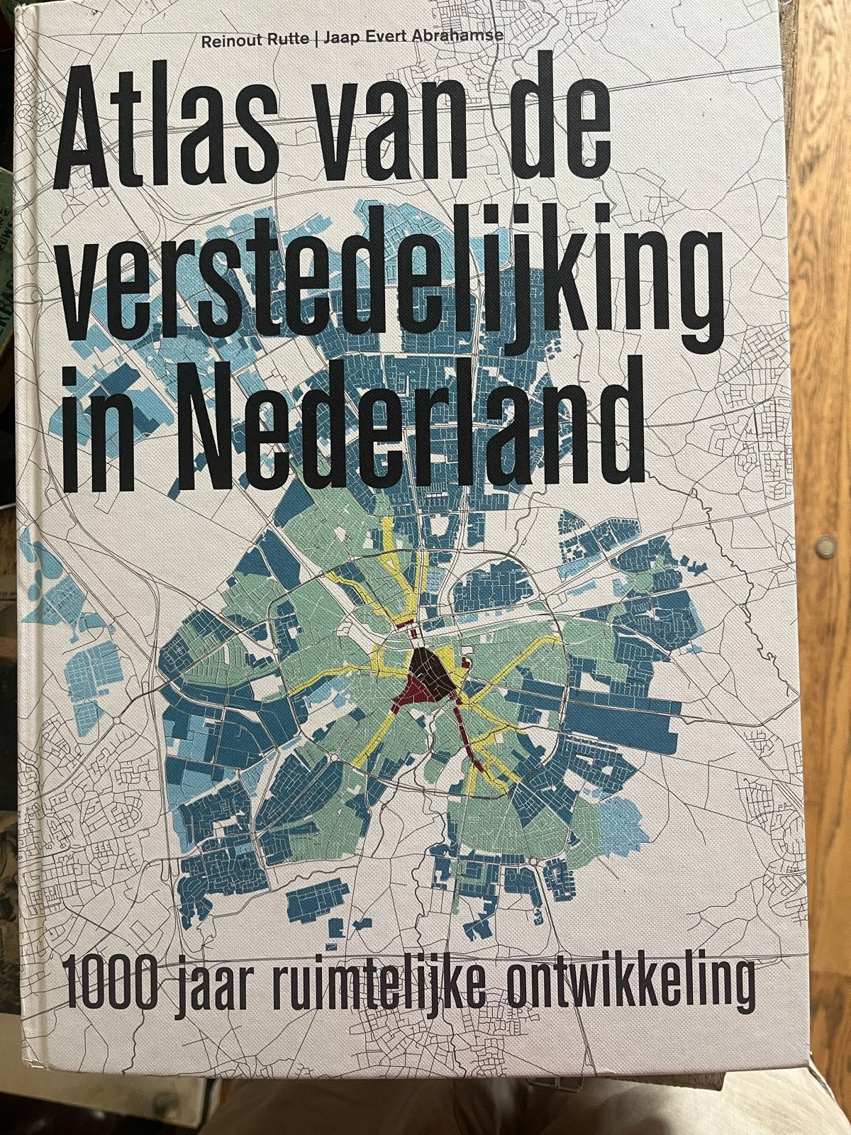 Atlas van de Verstedelijking en Ondergronds Nederland, Boeken, Bosatlas, 2000 tot heden, Ophalen of Verzenden, Zo goed als nieuw