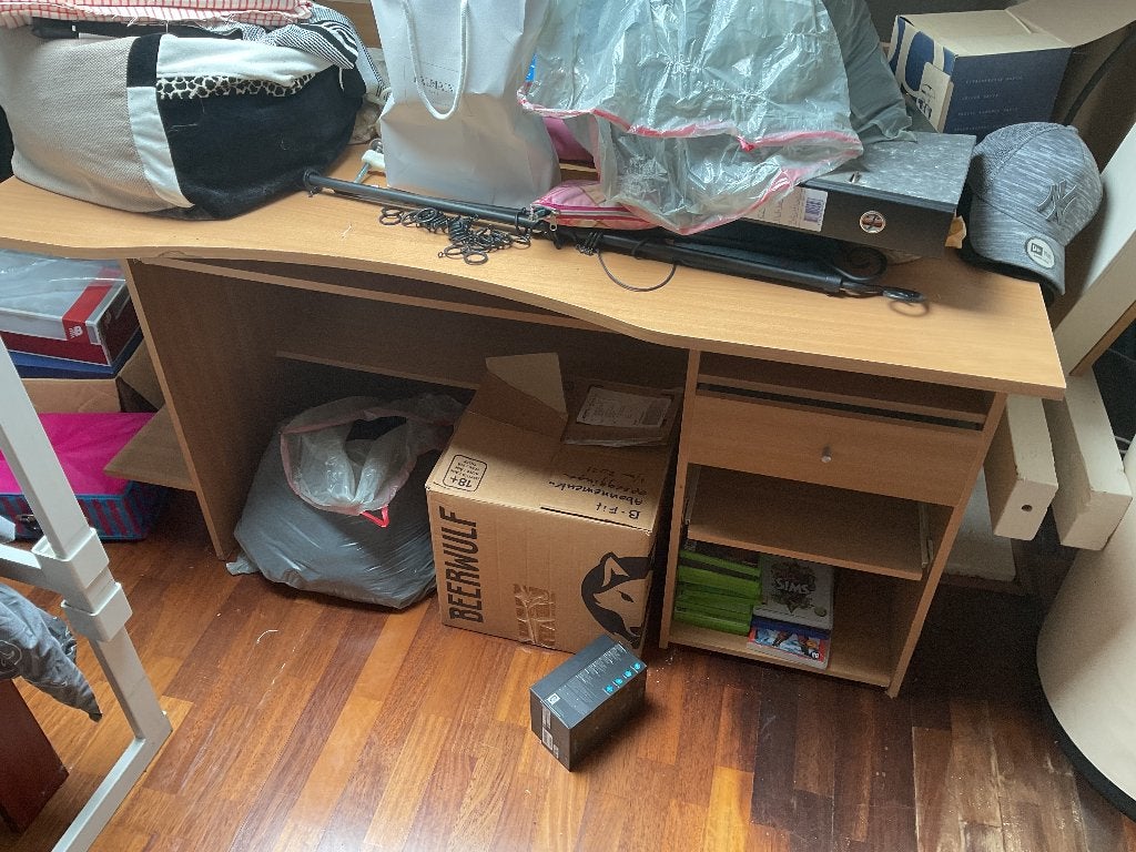 Bureau 2 stuks, Ophalen, Gebruikt, Spaanplaat of MDF, Bruin