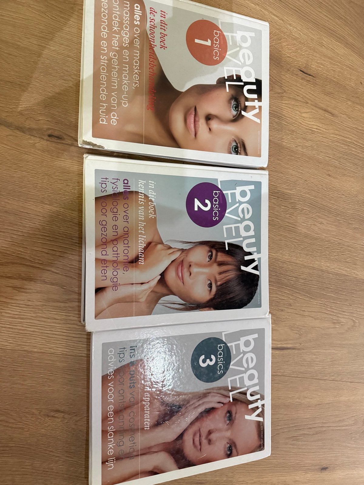 Beauty Level Basics Boekenreeks (3 delen), Boeken, Ophalen of Verzenden, Gelezen, Gezondheid en Conditie